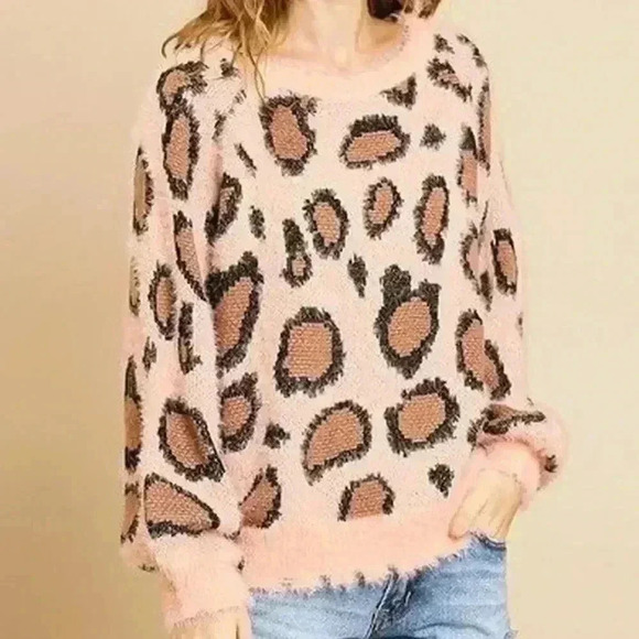 Umgee | Soft and fuzzy pink animal print pullover with puff sleeves - Picture 2 of 13